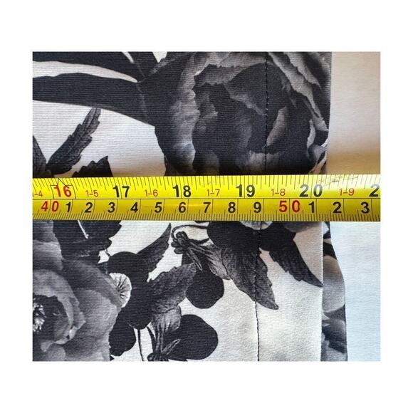 Lululemon Black White Floral Blokette Neck Workout Yoga Pilate Tank Top  Small - Picture 10 of 12